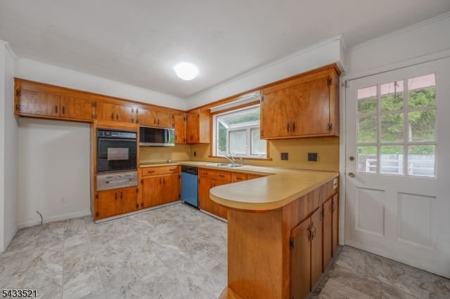 638 River Rd, Chatham Twp., NJ 07928
