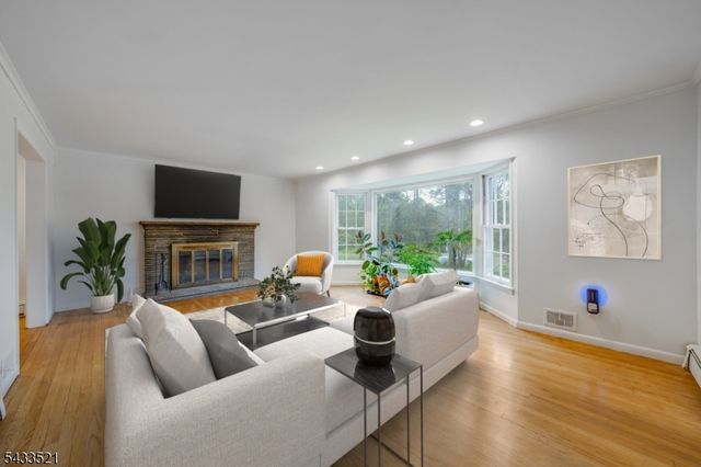 638 River Rd, Chatham Twp., NJ 07928