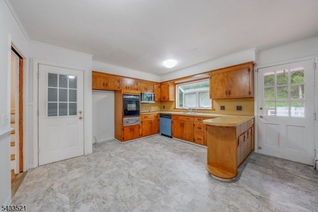 638 River Rd, Chatham Twp., NJ 07928