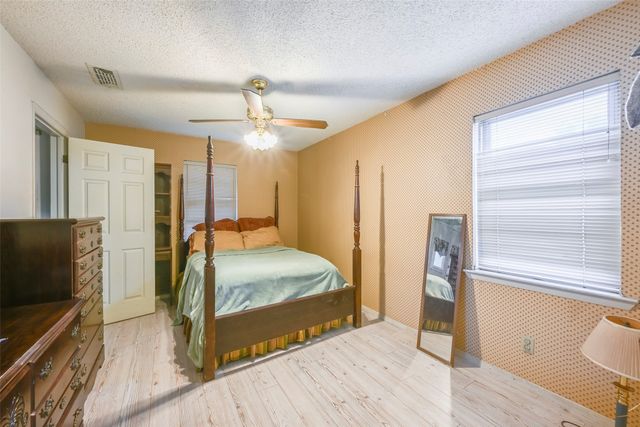 1700 Chip N Dale Drive, Arlington, TX 76012