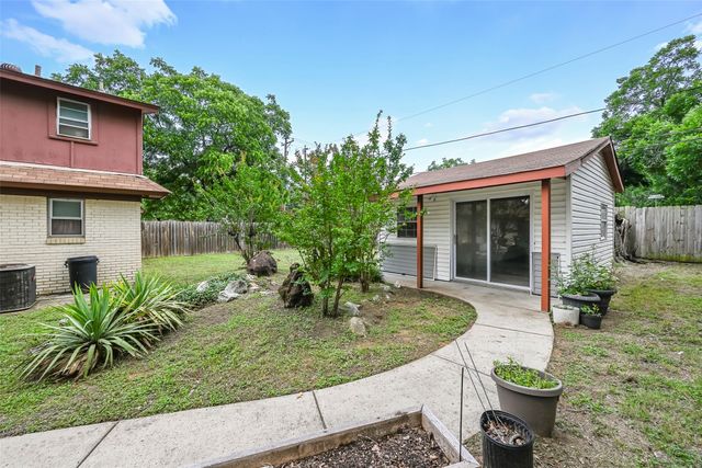 1700 Chip N Dale Drive, Arlington, TX 76012