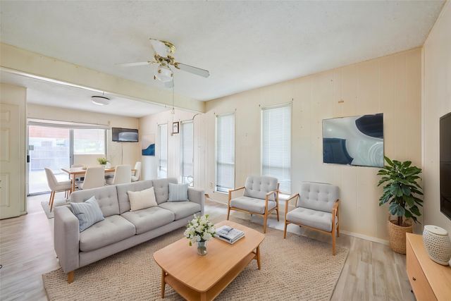 1700 Chip N Dale Drive, Arlington, TX 76012