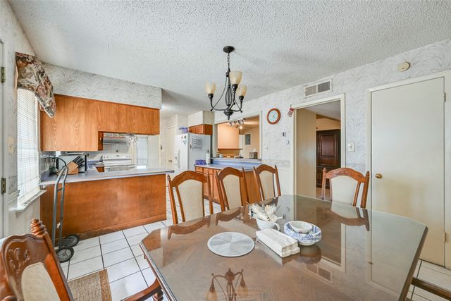 1700 Chip N Dale Drive, Arlington, TX 76012