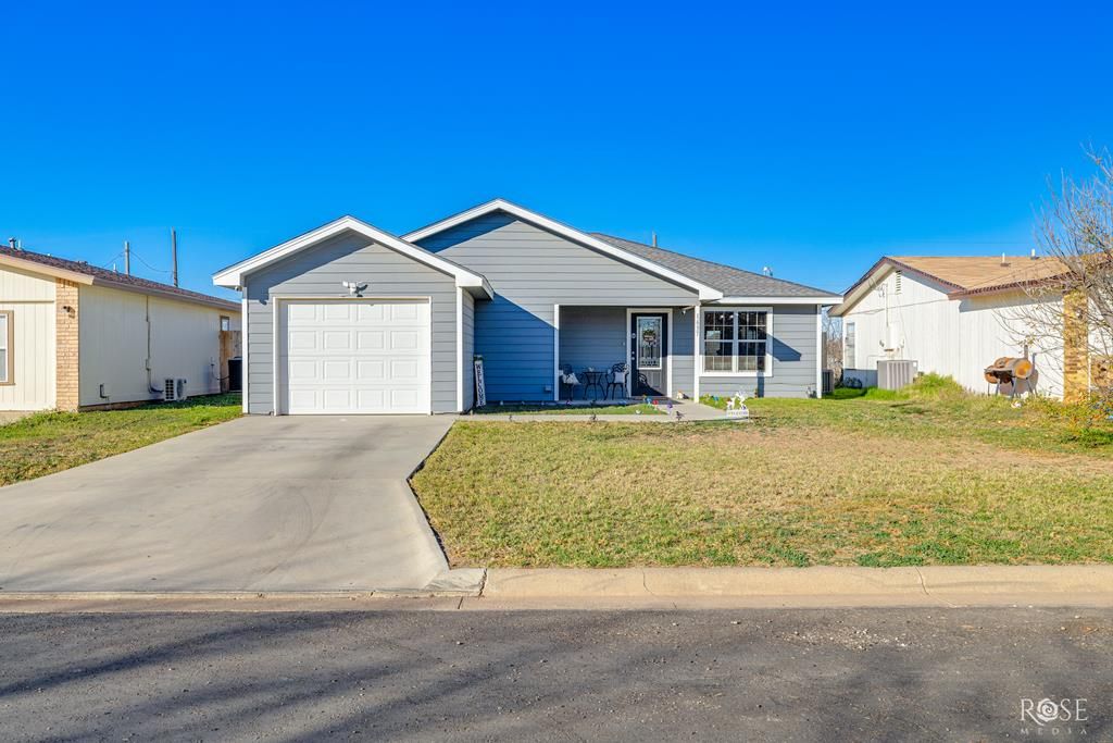 Image 1 of property listing at 1637 Cloud St, San Angelo, TX 76905