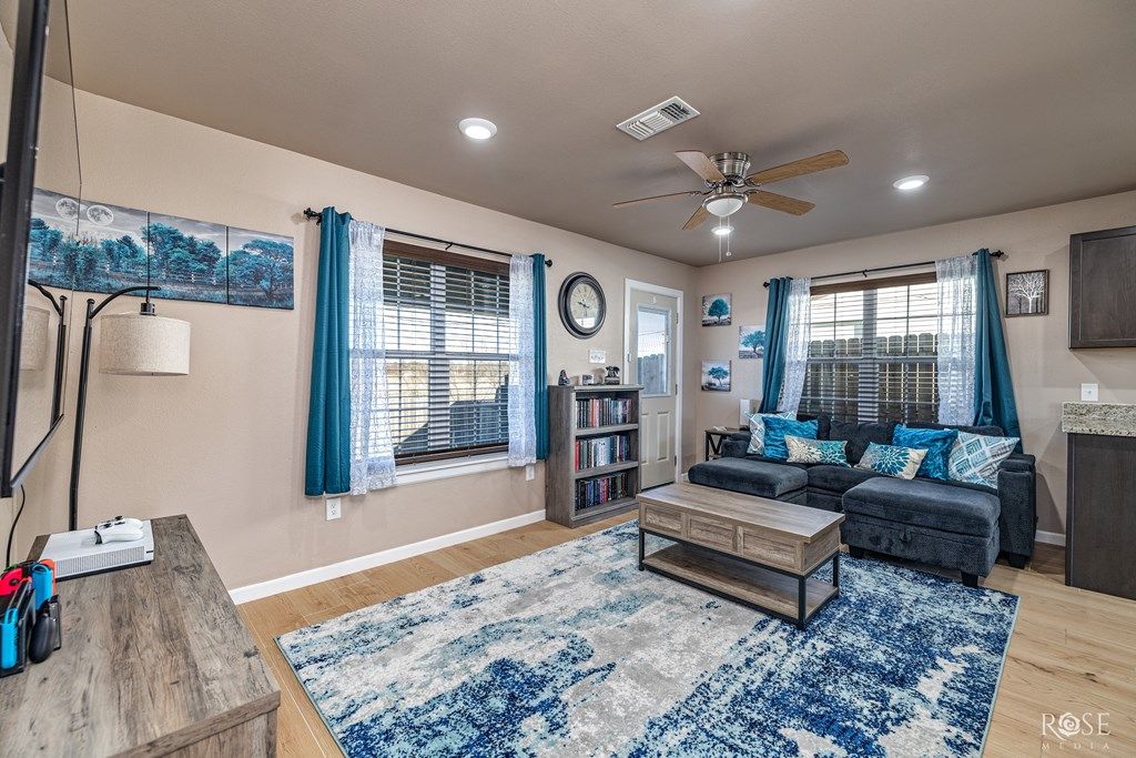 Image 8 of property listing at 1637 Cloud St, San Angelo, TX 76905