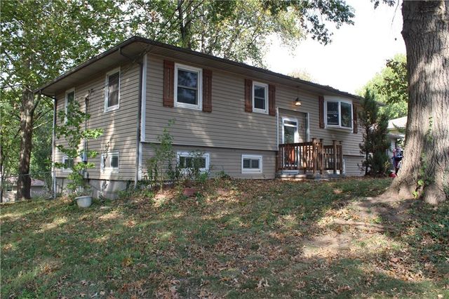 3 country club Terrace, Lexington, MO 64067