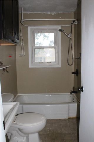 3 country club Terrace, Lexington, MO 64067