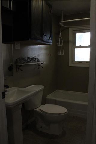 3 country club Terrace, Lexington, MO 64067