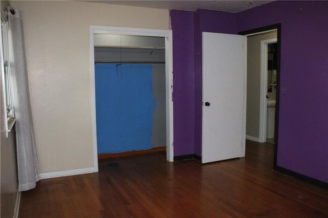 3 country club Terrace, Lexington, MO 64067