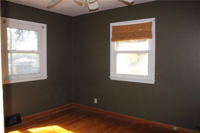 3 country club Terrace, Lexington, MO 64067