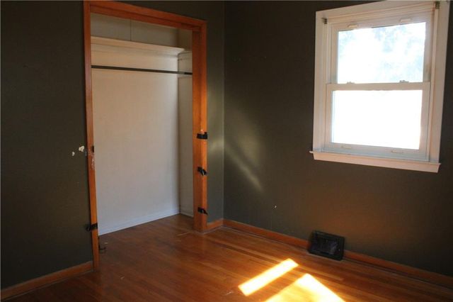 3 country club Terrace, Lexington, MO 64067