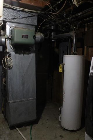 3 country club Terrace, Lexington, MO 64067