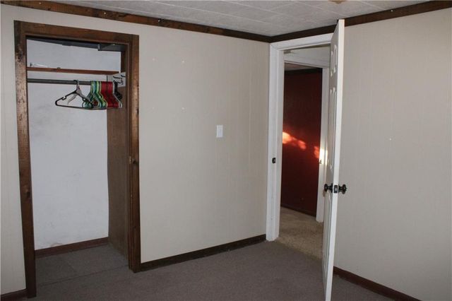 3 country club Terrace, Lexington, MO 64067