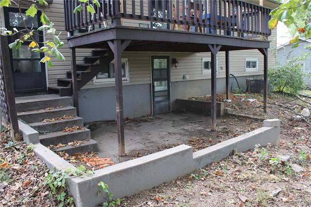 3 country club Terrace, Lexington, MO 64067