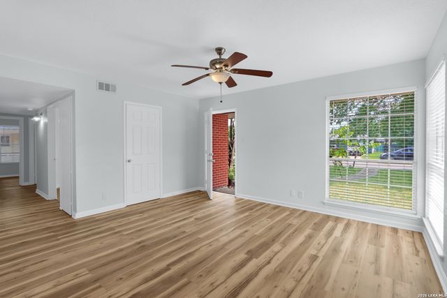 343 Blaze Ave, San Antonio, TX 78218