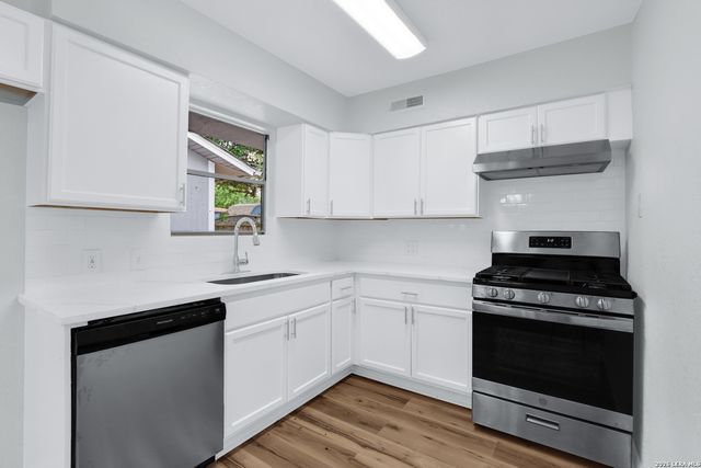 343 Blaze Ave, San Antonio, TX 78218