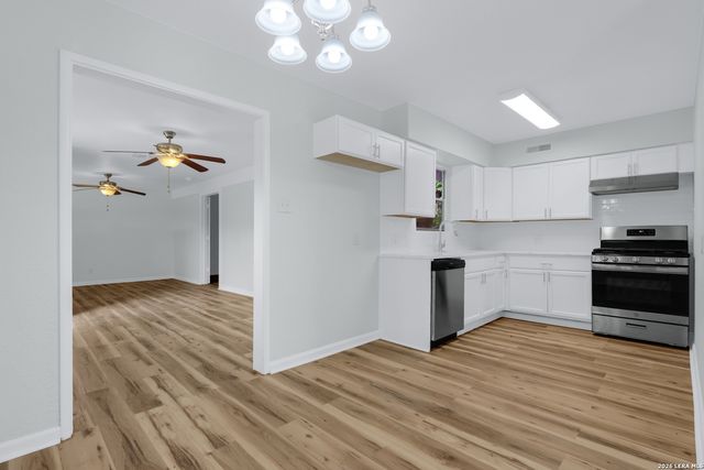 343 Blaze Ave, San Antonio, TX 78218