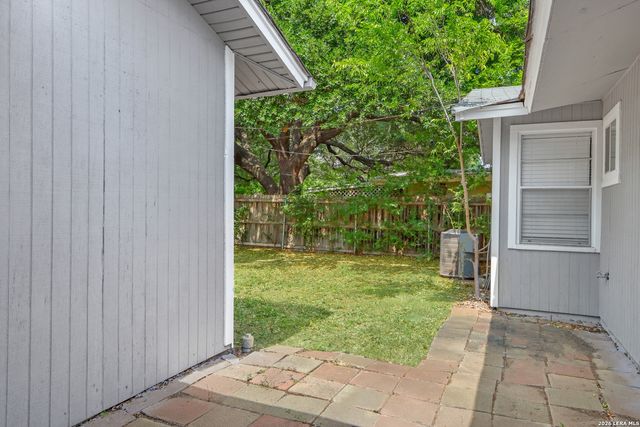 343 Blaze Ave, San Antonio, TX 78218