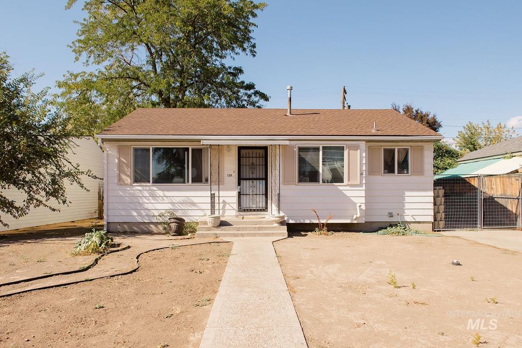 124 Mountain View Drive, Mountain Home, ID 83647 photo 3