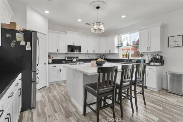 13458 Snowdrop Court, Victorville, CA 92394