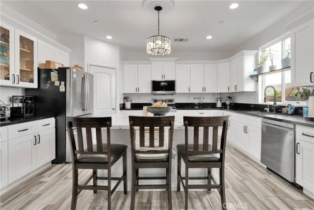 13458 Snowdrop Court, Victorville, CA 92394