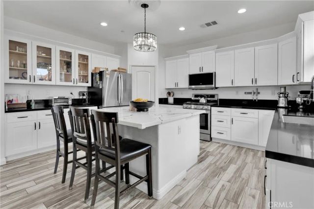 13458 Snowdrop Court, Victorville, CA 92394