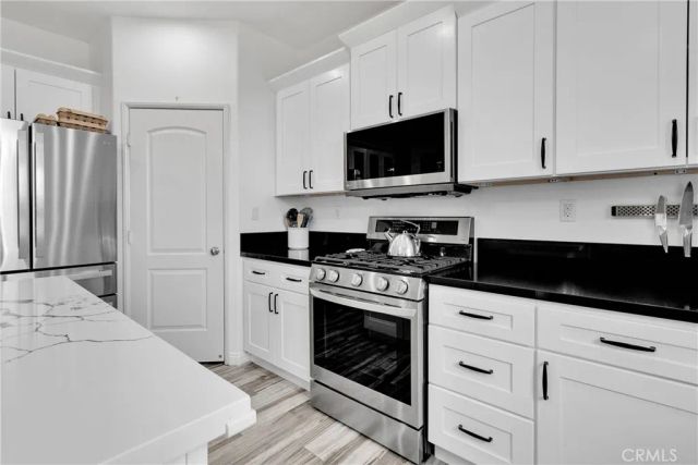 13458 Snowdrop Court, Victorville, CA 92394