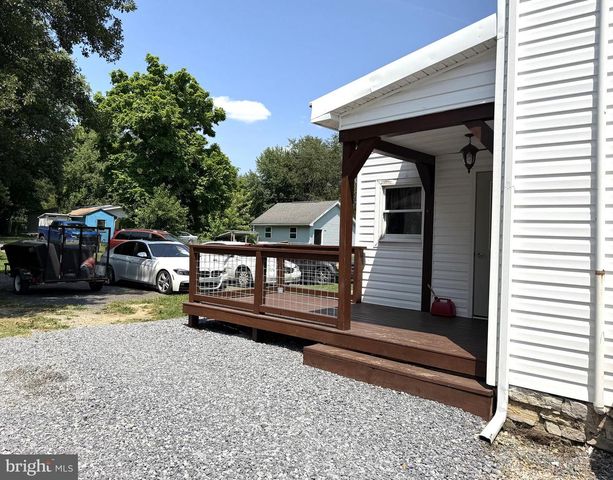 611-613 WALNUT BOTTOM RD, Shippensburg, PA 17257