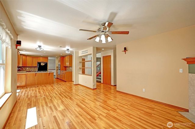 2289 Moody Lane, Camano Island, WA 98282