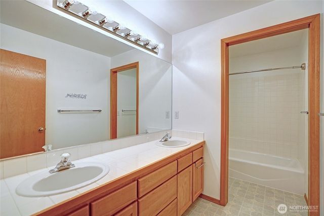 2289 Moody Lane, Camano Island, WA 98282