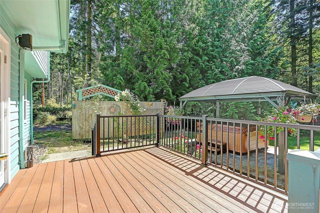 2289 Moody Lane, Camano Island, WA 98282