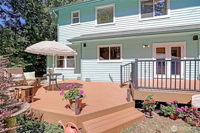 2289 Moody Lane, Camano Island, WA 98282