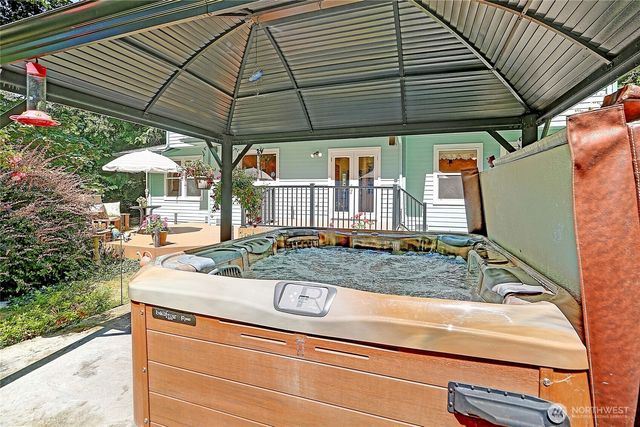 2289 Moody Lane, Camano Island, WA 98282