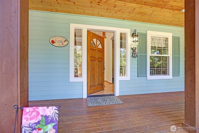 2289 Moody Lane, Camano Island, WA 98282
