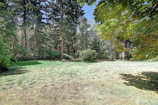 2289 Moody Lane, Camano Island, WA 98282