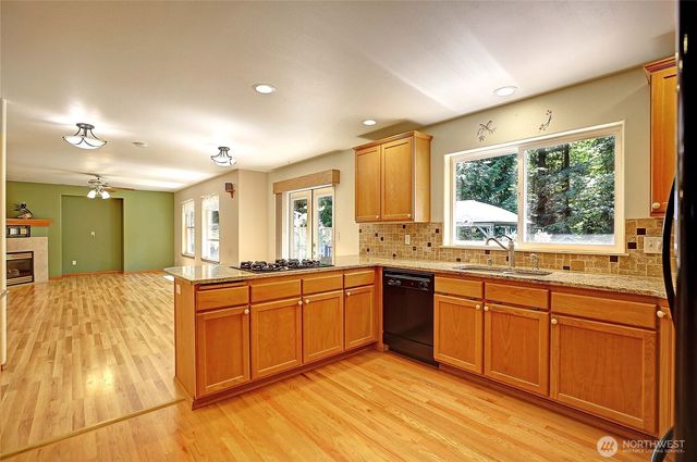 2289 Moody Lane, Camano Island, WA 98282