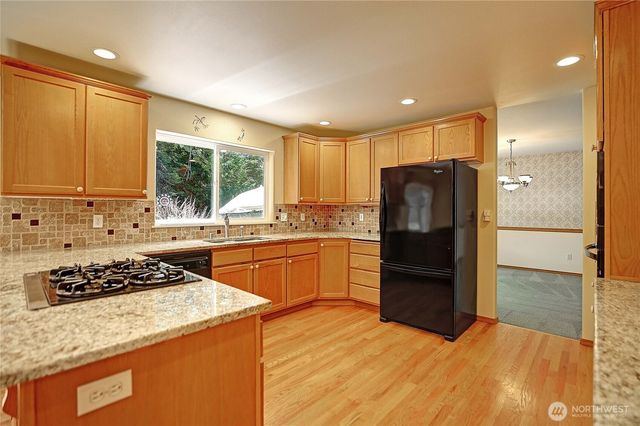 2289 Moody Lane, Camano Island, WA 98282