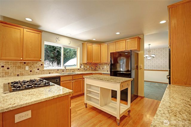 2289 Moody Lane, Camano Island, WA 98282