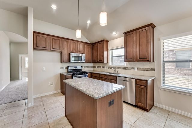 12441 Woods Edge Trail, Fort Worth, TX 76244