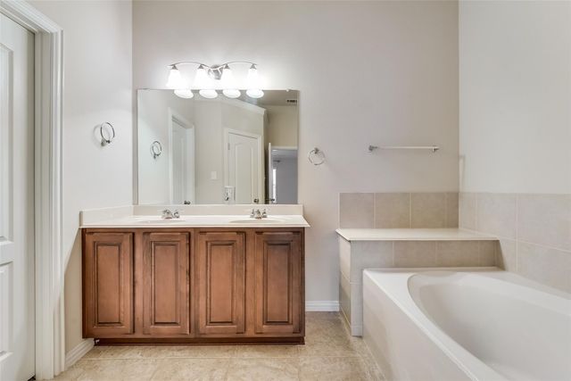 12441 Woods Edge Trail, Fort Worth, TX 76244