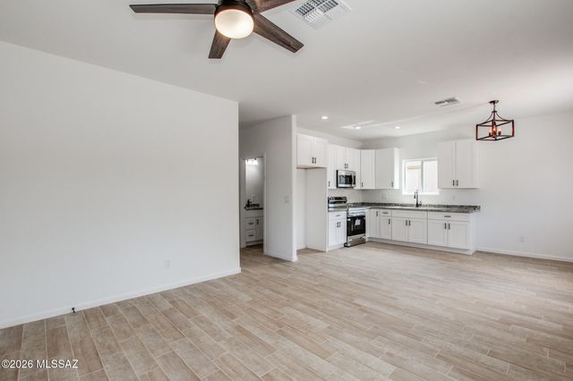 2340 W Diamond Street, Tucson, AZ 85705