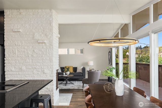 7136 S Sunnycrest Road, Seattle, WA 98178