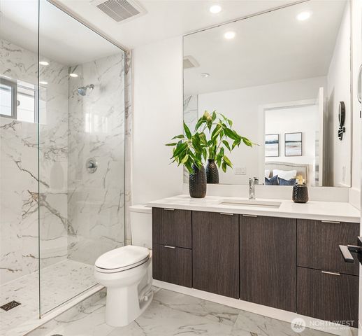 7136 S Sunnycrest Road, Seattle, WA 98178