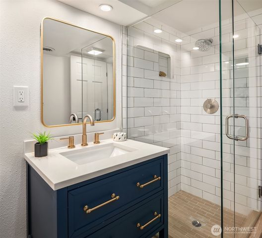 7136 S Sunnycrest Road, Seattle, WA 98178