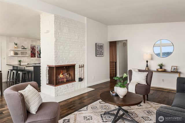 7136 S Sunnycrest Road, Seattle, WA 98178