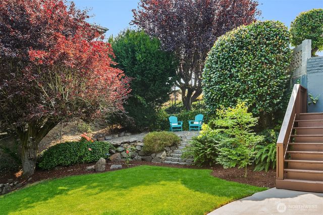 7136 S Sunnycrest Road, Seattle, WA 98178