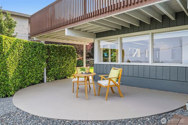 7136 S Sunnycrest Road, Seattle, WA 98178