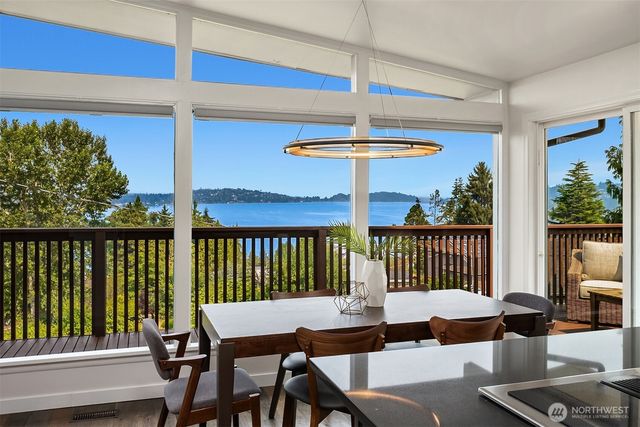 7136 S Sunnycrest Road, Seattle, WA 98178