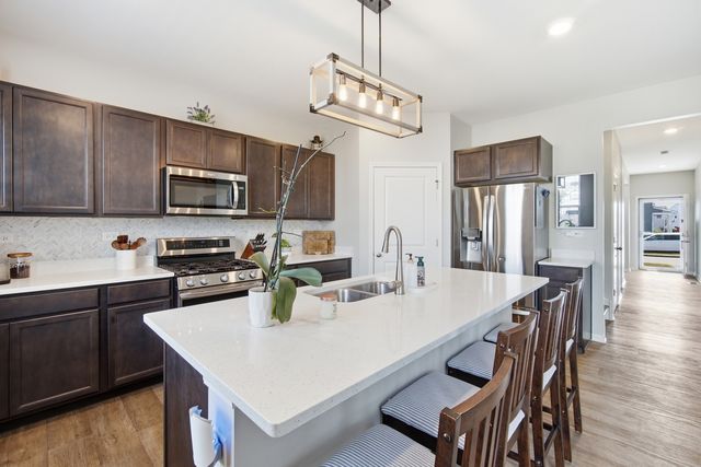 1609 Emma Lane, Hampshire, IL 60140