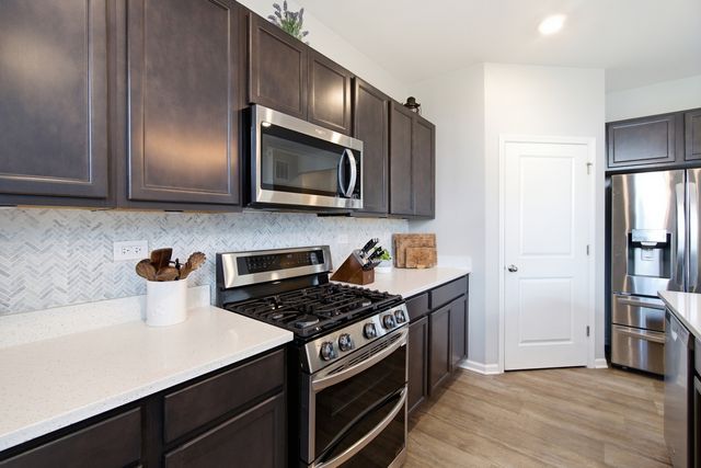 1609 Emma Lane, Hampshire, IL 60140